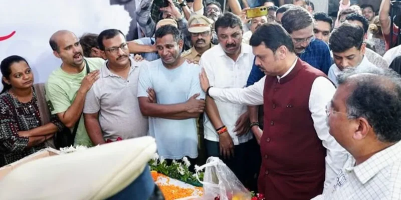 पहलगाम हमले में मारे गए लोगों के परिवार को मिलेगी 50 लाख की सहायता, शिक्षा व नौकरी, महाराष्ट्र सरकार ने की घोषणा 1 पहलगाम