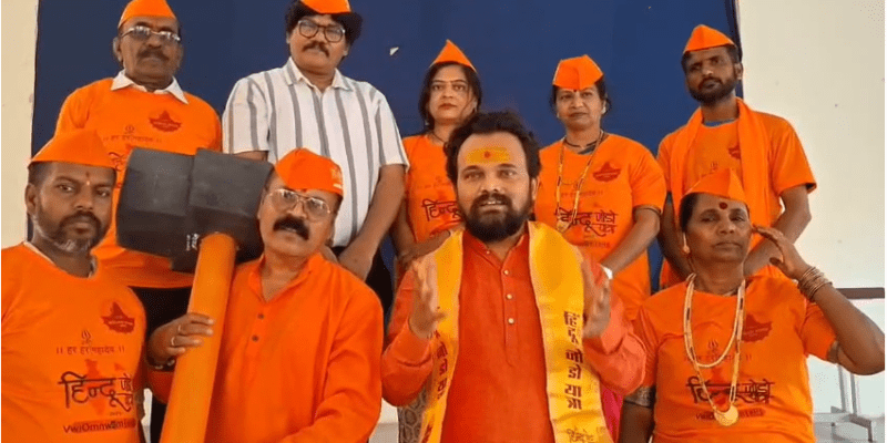 संभाजी नगर में तनाव: औरंगजेब की कब्र तोड़ने जा रहे थे कल्किराम महाराज, पुलिस ने रोका 1 संभाजी नगर