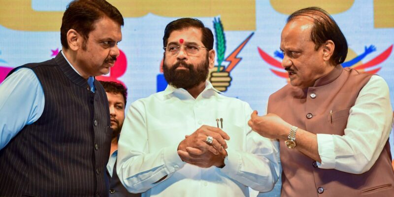 Mahayuti Alliance: महायुति गठबंधन में तनाव, शिंदे और बीजेपी के बीच बढ़ रही दूरी