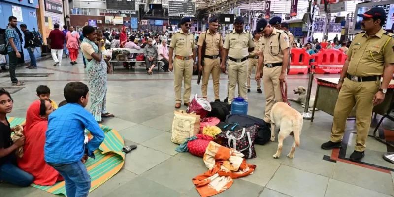 Mumbai Railway Security: पहलगाम हमले के बाद मुंबई में रेल यात्रियों की सुरक्षा के लिए कड़े कदम