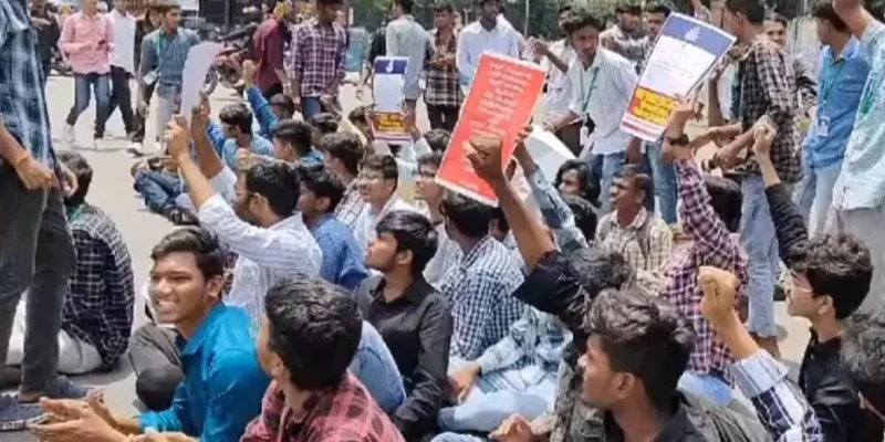 AMRUT Failure: महाराष्ट्र की एएमआरयूटी योजना पर सवाल, 88 करोड़ खर्च, छात्रों तक नहीं पहुँचा लाभ