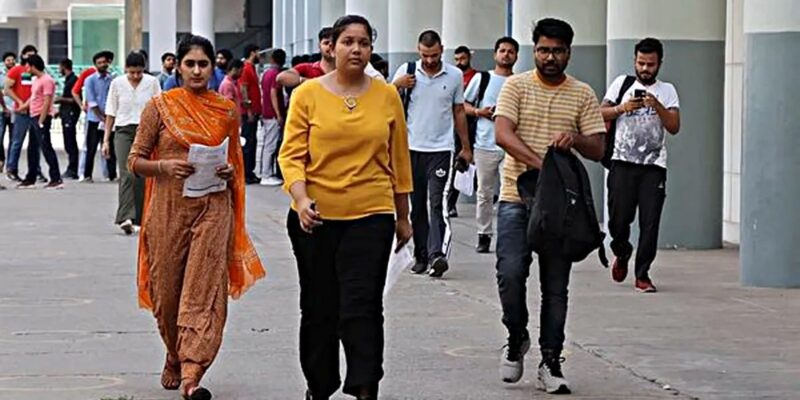 FYJC Admission Reservation Row: FYJC प्रवेश में अल्पसंख्यक कॉलेजों में SC/ST/OBC आरक्षण पर बॉम्बे हाई कोर्ट की रोक
