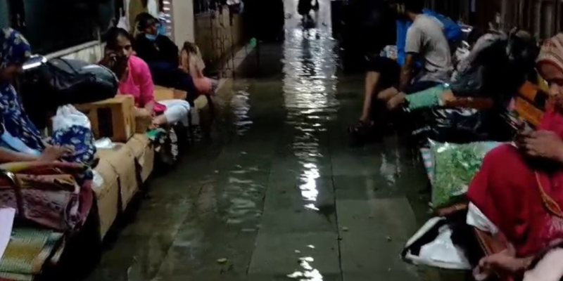 KEM Hospital Denies Water-Logging: KEM अस्पताल ने खारिज किया जलभराव का दावा, बॉम्बे HC ने मांगी मानसून तैयारियों की समय-सीमा 1 KEM Hospital Denies Water-Logging: KEM अस्पताल ने खारिज किया जलभराव का दावा, बॉम्बे HC ने मांगी मानसून तैयारियों की समय-सीमा
