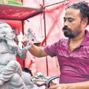 Eco-Friendly Shadu Clay Idols: मुंबई में गणेश उत्सव 2025; शाडू मिट्टी से बनी मूर्तियों का बढ़ता चलन, BMC ने बांटी 630 टन मिट्टी