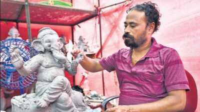 Eco-Friendly Shadu Clay Idols: मुंबई में गणेश उत्सव 2025; शाडू मिट्टी से बनी मूर्तियों का बढ़ता चलन, BMC ने बांटी 630 टन मिट्टी