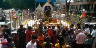 Shani Shingnapur Temple Muslim Employee Issue: शनि शिंगणापुर में 114 मुस्लिम कर्मचारी हटाए गए, क्या है वजह?