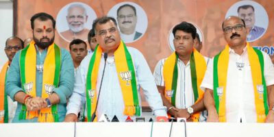 Kolhapur Corporators Join BJP: कोल्हापुर में बीजेपी की बाढ़! सैकड़ों कार्यकर्ता छोड़कर आए, विपक्ष सदमे में!