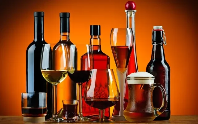Types of Alcohol and Effects: रम गर्म करती, व्हिस्की चढ़ती! जानें हर शराब का असर और सच!