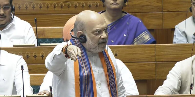 Constitution Bill: लोकसभा में संविधान संशोधन बिल पर बवाल; विपक्ष ने ठुकराया, सरकार क्यों बेफिक्र? 1 Constitution Bill: लोकसभा में संविधान संशोधन बिल पर बवाल; विपक्ष ने ठुकराया, सरकार क्यों बेफिक्र?