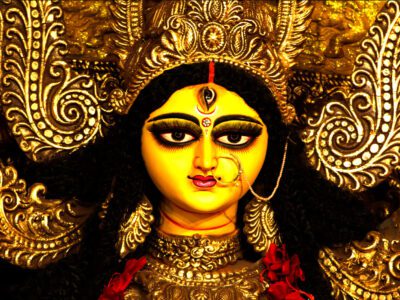 Bengali idol style: नवरात्रि पर दुर्गा की आंखें कैसे चमक उठती हैं, कुमारटुली के कारीगरों की अनसुनी कहानी!
