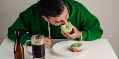 Alcohol Food Cravings: शराब पीने के बाद क्यों लगती है जोरों की भूख, हाइपोथैलेमस और AgRP न्यूरॉन्स का क्या रोल है समझें