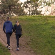 Walking Mistakes: वॉकिंग में ये गलतियाँ कर रहे हैं आप? सेहत को हो सकता है नुकसान!