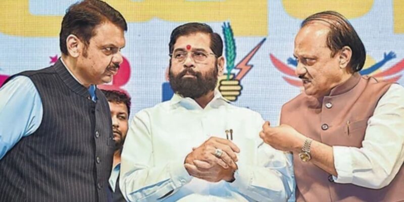 Devabhau Ads Tension: फडणवीस के 'देवभाऊ' विज्ञापन से महायुति में खटपट, शिंदे-पवार नाराज? 1 Devabhau Ads Tension: फडणवीस के 'देवभाऊ' विज्ञापन से महायुति में खटपट, शिंदे-पवार नाराज?