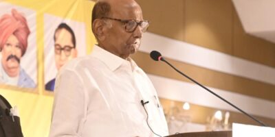 Maharashtra Farmers Crisis: शरद पवार का फडणवीस को तंज; नेपाल से सीख लो, किसानों का कर्ज माफ करो वरना आंदोलन तेज होगा!