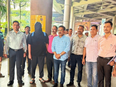 मुंबई पुलिस की बड़ी कामयाबी; दुबई से संचालित ₹256 करोड़ के ड्रग्स सिंडिकेट का पर्दाफाश, D-गैंग का हैंडलर गिरफ्तार 3 मुंबई पुलिस की बड़ी कामयाबी; दुबई से संचालित ₹256 करोड़ के ड्रग्स सिंडिकेट का पर्दाफाश, D-गैंग का हैंडलर गिरफ्तार