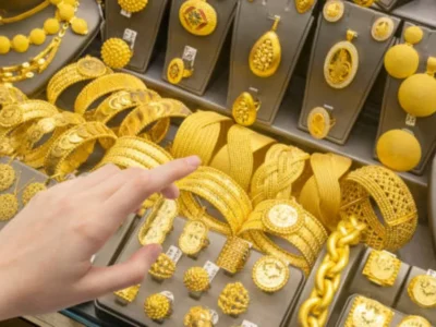 Gold Price Today: त्योहारों से पहले सोने की कीमत बनी रॉकेट, 1.24 लाख पार पहुंची कीमतें, चांदी भी नए रिकॉर्ड पर! 2 Gold Price Today