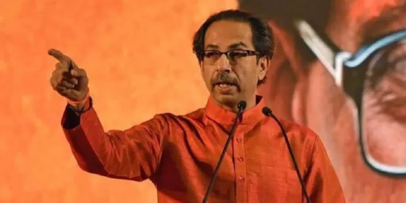 "अपने झंडे से हरा रंग हटाओ, फिर हमें हिंदुत्व सिखाओ": शिवाजी पार्क से उद्धव ठाकरे ने PM मोदी, BJP और RSS को ललकारा 1 उद्धव ठाकरे