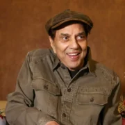 धर्मेंद्र अस्पताल से डिस्चार्ज होकर लौटे घर, परिवार ने की अपील - ‘अफवाहें न फैलाएं’