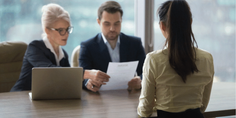 इन 5 संकेतों से समझें कि आपकी नौकरी जाने वाली है! 1 छंटनी