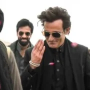 धुरंधर में अक्षय खन्ना के घने बालों का राज क्या है? कैमरा भी नहीं पकड़ पाया, जानिए पूरा सीक्रेट! 23 अक्षय खन्ना