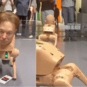 जब ज़ुकरबर्ग और एलन मस्क बने रोबोट डॉग! वायरल वीडियो ने इंटरनेट पर मचाई खलबली 28 जब ज़ुकरबर्ग और एलन मस्क बने रोबोट डॉग! वायरल वीडियो ने इंटरनेट पर मचाई खलबली