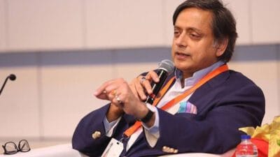 शशि थरूर ने ठुकराया ‘वीर सावरकर इंटरनेशनल अवॉर्ड’, आयोजकों को बताया गैर-जिम्मेदार 30 शशि थरूर