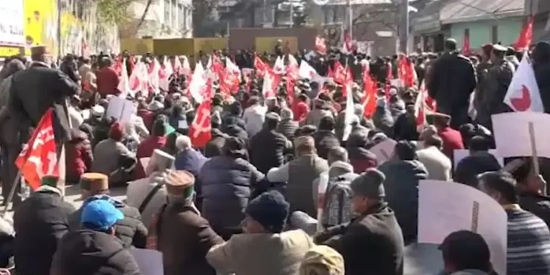 12 फरवरी को भारत बंद: राष्ट्रव्यापी हड़ताल और चक्का जाम में बैंककर्मी भी होंगे शामिल 1 हड़ताल