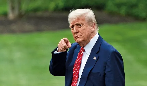 ईरान से व्यापार करने वाले देशों को डोनाल्ड ट्रंप की सख्त चेतावनी, 25 फीसदी टैरिफ लगाने का ऐलान 1 डोनाल्ड ट्रंप