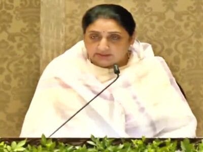 सुनेत्रा पवार ने महाराष्ट्र की पहली महिला उपमुख्यमंत्री के रूप में ली शपथ 2 सुनेत्रा पवार