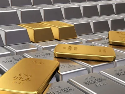 16 फरवरी 2026: MCX पर चांदी ₹8,260 टूटी, सोना ₹1,018 गिरा; दोनों धातुओं में हफ्ते की शुरुआत कमजोरी के साथ। 6 चांदी