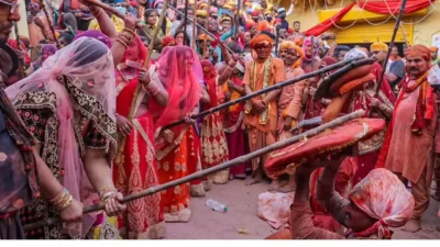 लट्ठमार होली 2026: बरसाना में कब खेली जाएगी लट्ठमार होली? जानें तारीख और समय 30 लट्ठमार होली 2026