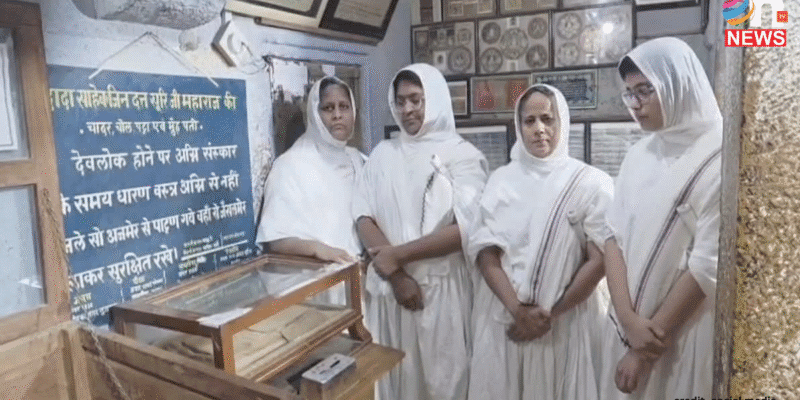 Jaisalmer की धरा पर भक्ति का महासंगम: 872 वर्ष पुरानी 'अक्षुण्ण चादर' के होंगे दिव्य दर्शन, मोहन भागवत करेंगे महोत्सव का आगाज़ 1 Jaisalmer