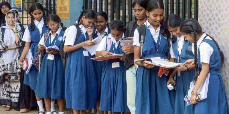 युद्ध का असर: बहरीन और UAE में CBSE 10वीं–12वीं परीक्षाएं स्थगित, 5 मार्च की परीक्षाओं पर फैसला हालात की समीक्षा के बाद 1 CBSE