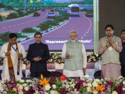 PM Modi on Congress: PM मोदी का कांग्रेस पर तीखा हमला, बोले- 'अहंकार से प्रेरित था स्पीकर के खिलाफ प्रस्ताव' 2 PM Modi on Congress