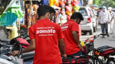 Zomato ने बढ़ाई प्लेटफॉर्म फीस, अब कंपनी को हर दिन 48 लाख रुपये की हो रही अतिरिक्त कमाई, लेकिन कस्टमर का क्या? 33 Zomato