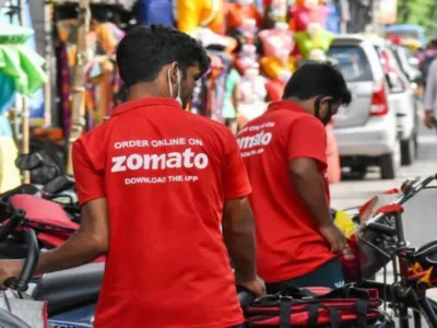 Zomato ने बढ़ाई प्लेटफॉर्म फीस, अब कंपनी को हर दिन 48 लाख रुपये की हो रही अतिरिक्त कमाई, लेकिन कस्टमर का क्या? 3 Zomato