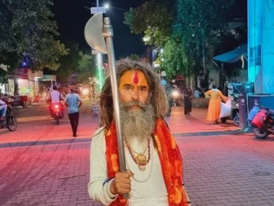 कौन थे ‘फरसा वाले बाबा’, जिनकी मौत के बाद भड़का आक्रोश 2 फरसा वाले बाबा