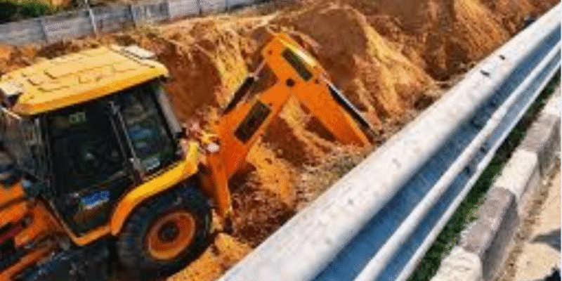 भिवंडी में खनन माफिया पर प्रशासन का वार, 80-90 लाख की मशीनरी कराई नष्ट 1 भिवंडी