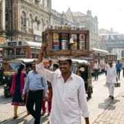 मुंबई में 6 दिन टिफिन बंद: गांव लौटे डब्बेवाले, जानें आखिर क्यों? 20 डब्बेवाले