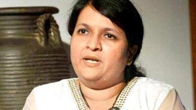 सीडीआर कांड का 'लाइव डेमो' और चाय की दावत: अंजली दमानिया की खुली चुनौती से मचा हड़कंप, उपमुख्यमंत्री शिंदे और रूपाली चाकणकर से जुड़े तार 30 अंजली दमानिया