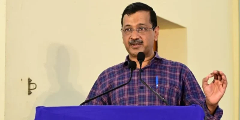 शराब घोटाला: हाई कोर्ट में ‘स्वयं’ मोर्चा संभालेंगे केजरीवाल, जस्टिस स्वर्ण कांता शर्मा को हटाने की मांग से गरमाया कानूनी गलियारा 1 केजरीवाल