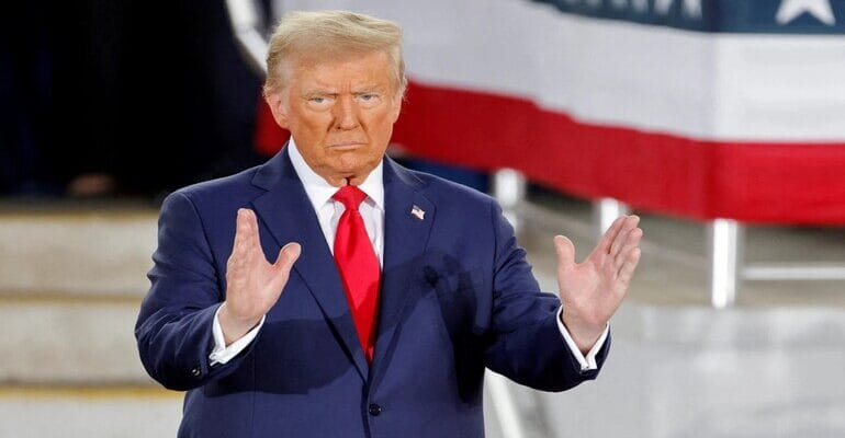 अमेरिका में 'SAVE Act' का खौफ: क्या 12.5 लाख भारतीय-अमेरिकी इस बार मतदान से पीछे हटेंगे? 1 SAVE Act