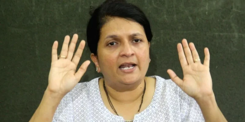 महाराष्ट्र की राजनीति में 'CDR' बम: अंजलि दमानिया के खुलासे से हड़कंप, उदय सामंत ने पूछा- "गोपनीय डेटा सामाजिक कार्यकर्ता तक पहुँचा कैसे?" 1 महाराष्ट्र