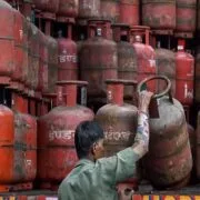 वाशी में गैस सिलेंडर गोदाम बंदी पर बवाल: उप-महापौर ने पुलिस को लिखा पत्र, खाड़ी युद्ध के बीच गहराया आपूर्ति का संकट 25 वाशी