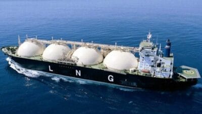 LNG टैंकर