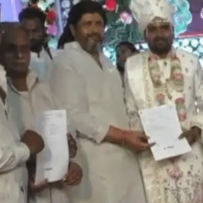 महाराष्ट्र: बेटे की शादी को बनाया मिसाल, गांव के 3500 लोगों का कराया दुर्घटना बीमा