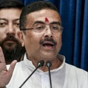‘जेल में खिलाने पर पैसा क्यों बर्बाद करें’... शुभेंदु अधिकारी के बयान पर बढ़ी हलचल 20 शुभेंदु अधिकारी