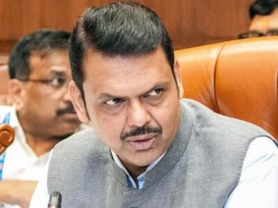 'महाराष्ट्र को बदनाम किया तो नहीं बख्शूंगा'... विधानसभा में गरजे देवेंद्र फडणवीस, ट्रोलर्स और विपक्ष को दी चेतावनी 2 देवेंद्र फडणवीस