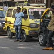 मुंबईकर ध्यान दें! 1 सितंबर से महंगा होगा ऑटो किराया, टैक्सी का भाड़ा भी बढ़ेगा। 20 ऑटो