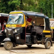 महाराष्ट्र में 7,750 ऑटो चालक मराठी परीक्षा में फेल, 1.40 लाख पास; अब दोबारा देनी होगी परीक्षा 20 महाराष्ट्र